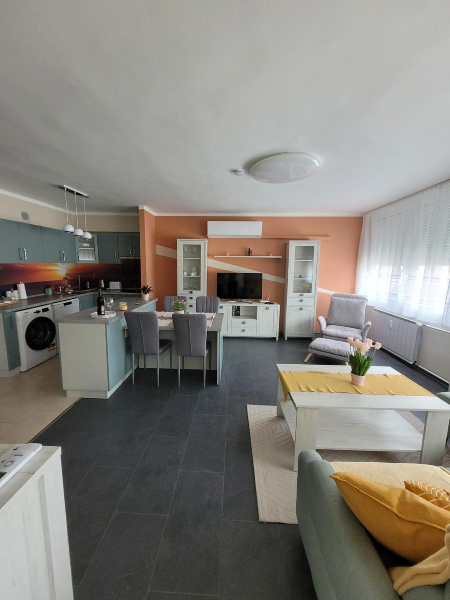 Krisztina Apartman Apartment Salgotarjan Ngoại thất bức ảnh